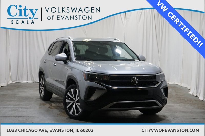 Certified 2024 Volkswagen Taos SE image 1