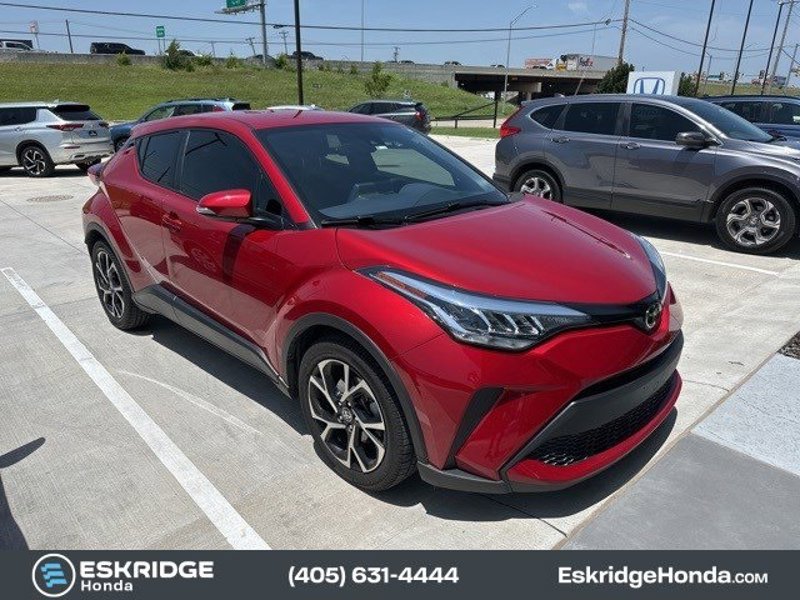 Used 2020 Toyota C-HR XLE image 1