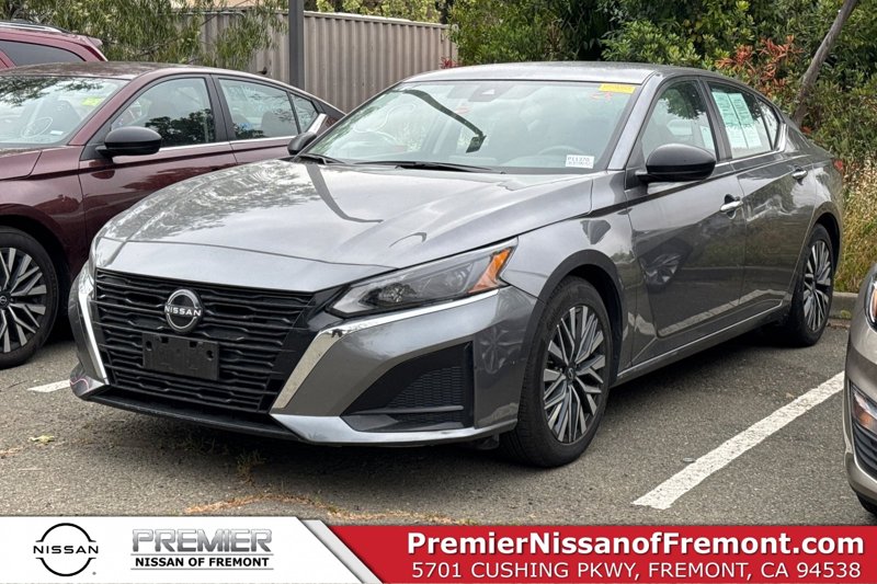 Certified 2024 Nissan Altima 2.5 SV image 1