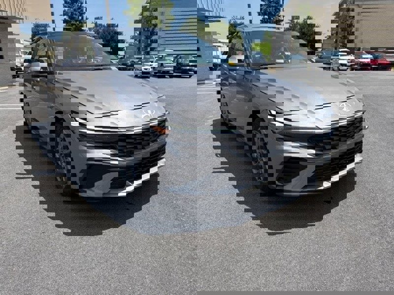 Certified 2024 Hyundai Elantra SEL image 1