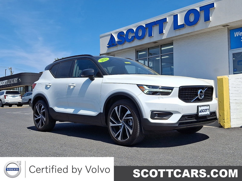Certified 2022 Volvo XC40 T5 R-Design w/ Advanced Package image 1