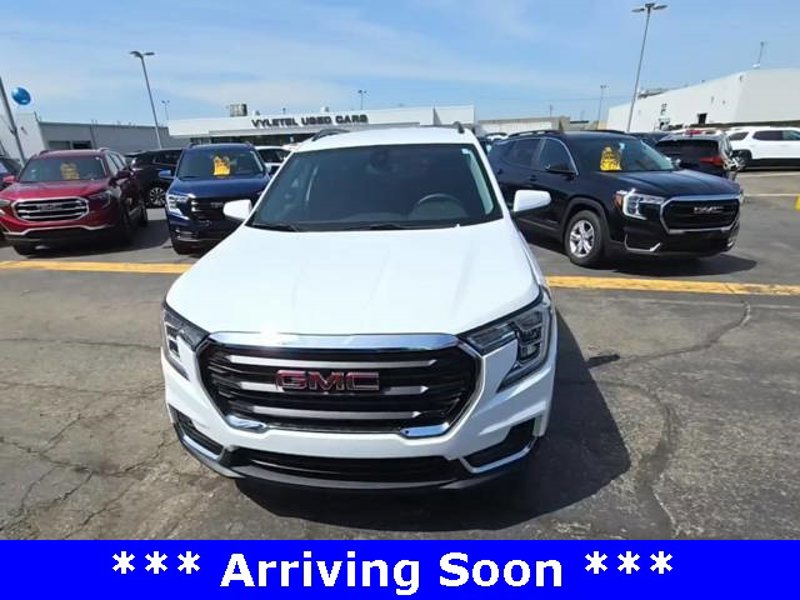 Used 2022 GMC Terrain SLE w/ Driver Convenience Package image 1