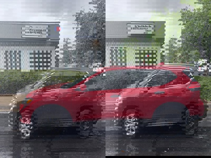 Used 2017 Nissan Rogue S image 1