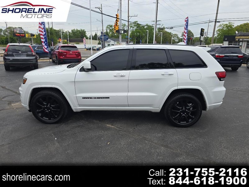 Used 2017 Jeep Grand Cherokee Altitude image 1