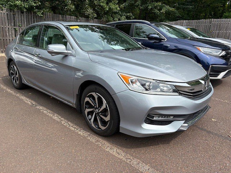 Certified 2017 Honda Accord EX image 1
