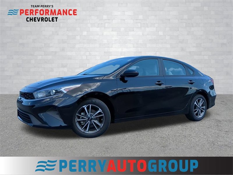 Used 2023 Kia Forte LXS image 1
