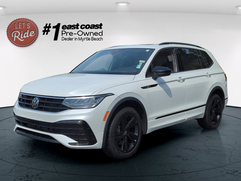 Certified 2023 Volkswagen Tiguan SE R-Line image 1