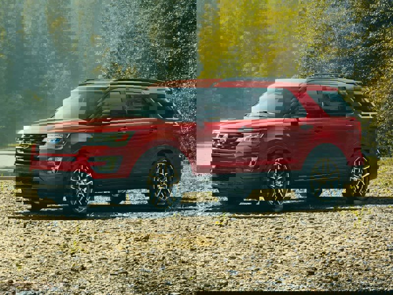 Used 2017 Ford Explorer Platinum image 1