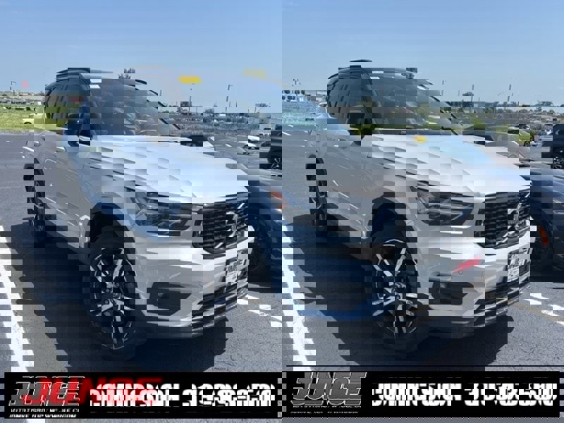 Certified 2021 Volvo XC40 T5 R-Design w/ Climate Package image 1