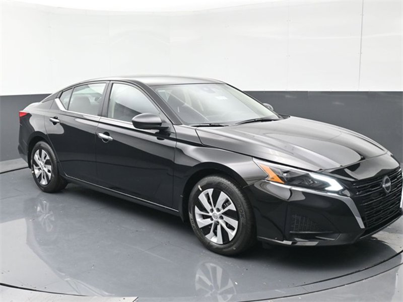Certified 2025 Nissan Altima 2.5 S image 1