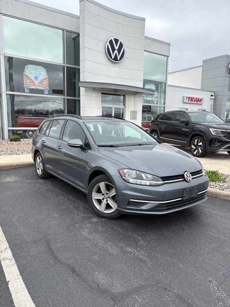 Used 2019 Volkswagen Golf S image 1
