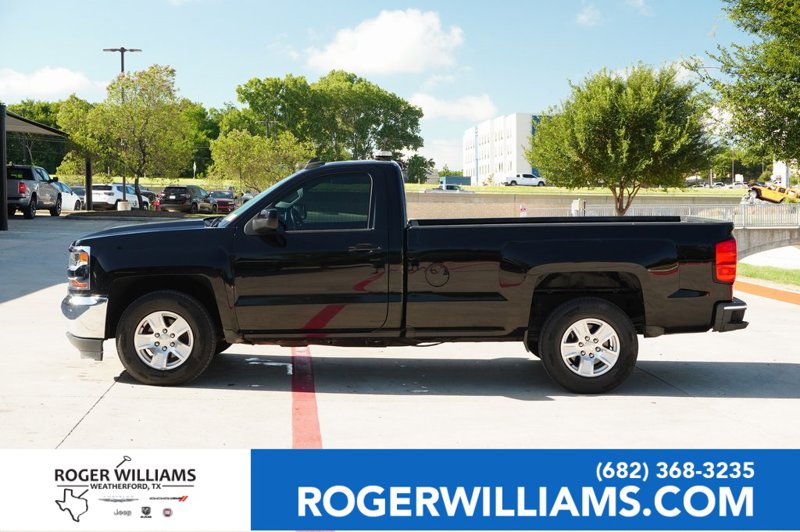 Used 2017 Chevrolet Silverado 1500 LT w/ Trailering Package image 1