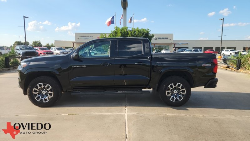 Used 2024 Chevrolet Colorado Z71 w/ Z71 Convenience Package 2 image 1