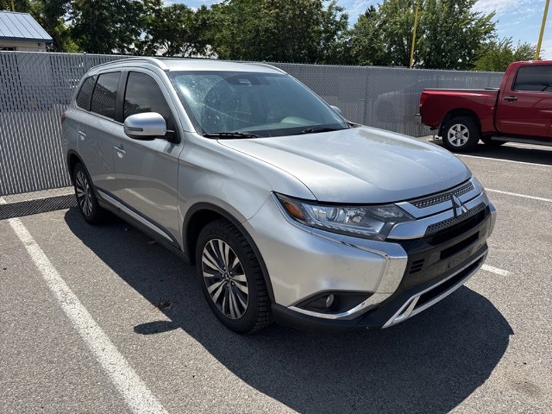 Used 2020 Mitsubishi Outlander ES image 1
