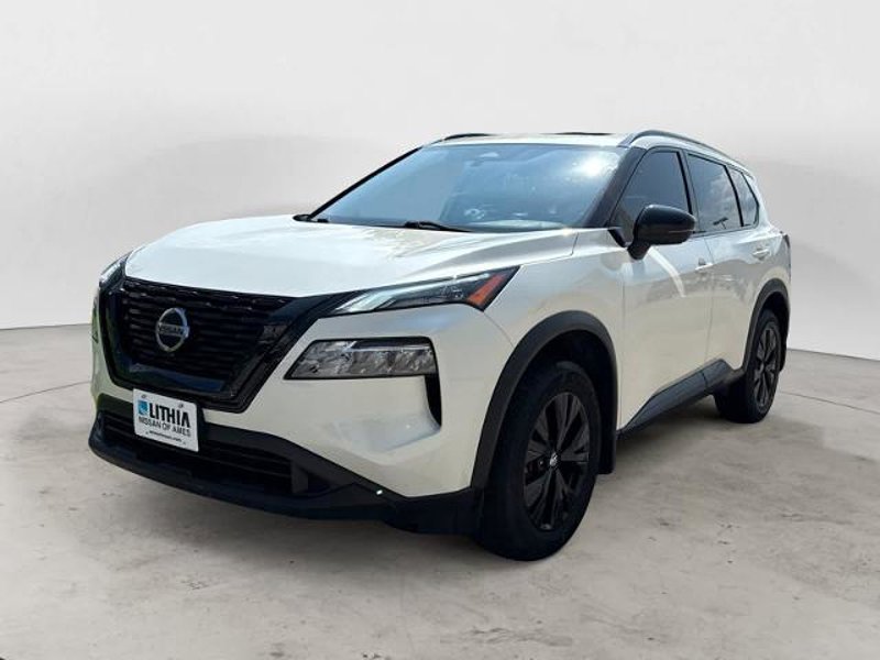 Certified 2021 Nissan Rogue SV image 1