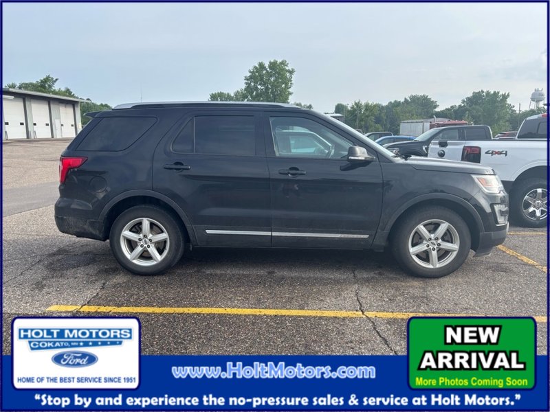 Used 2016 Ford Explorer XLT w/ Equipment Group 202A image 1