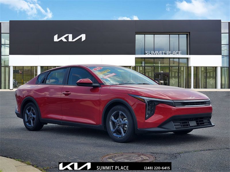Certified 2025 Kia K4 LXS image 1