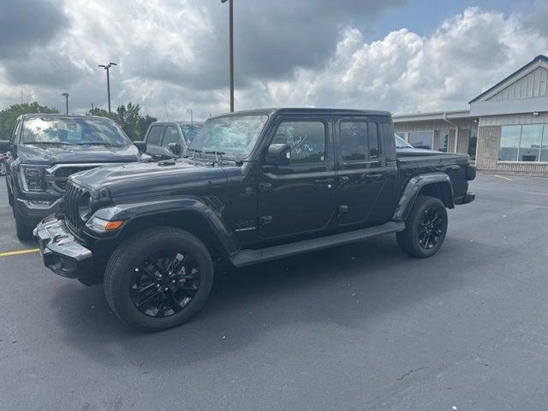 Certified 2023 Jeep Gladiator Overland image 1