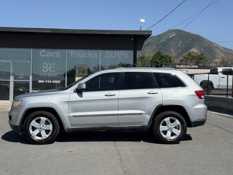 Used 2011 Jeep Grand Cherokee Laredo image 1