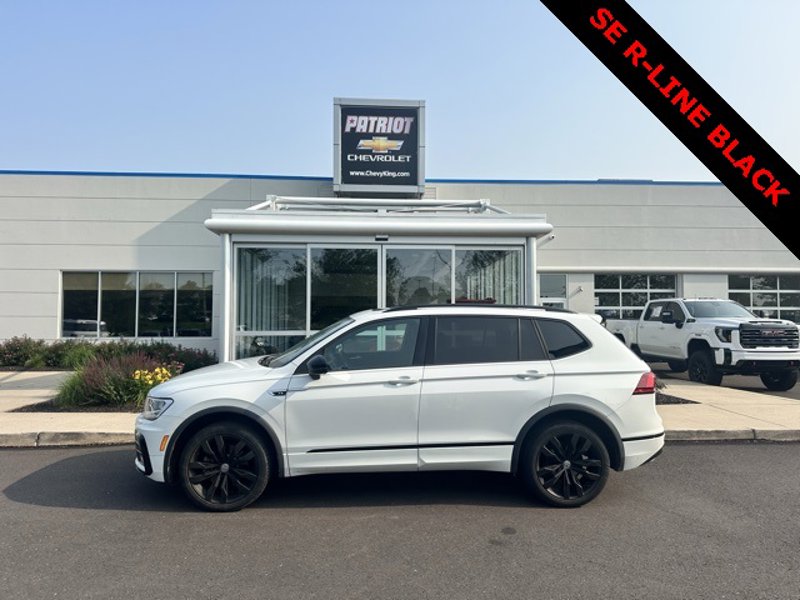 Used 2020 Volkswagen Tiguan SE R-Line image 1