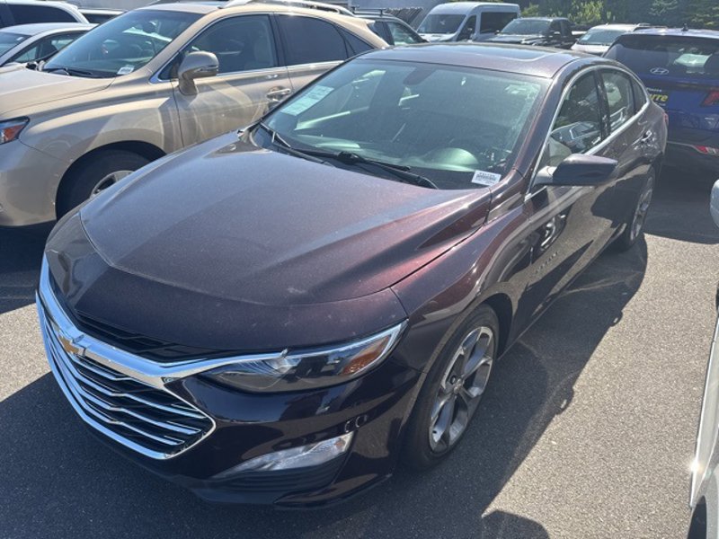 Used 2021 Chevrolet Malibu LT image 1