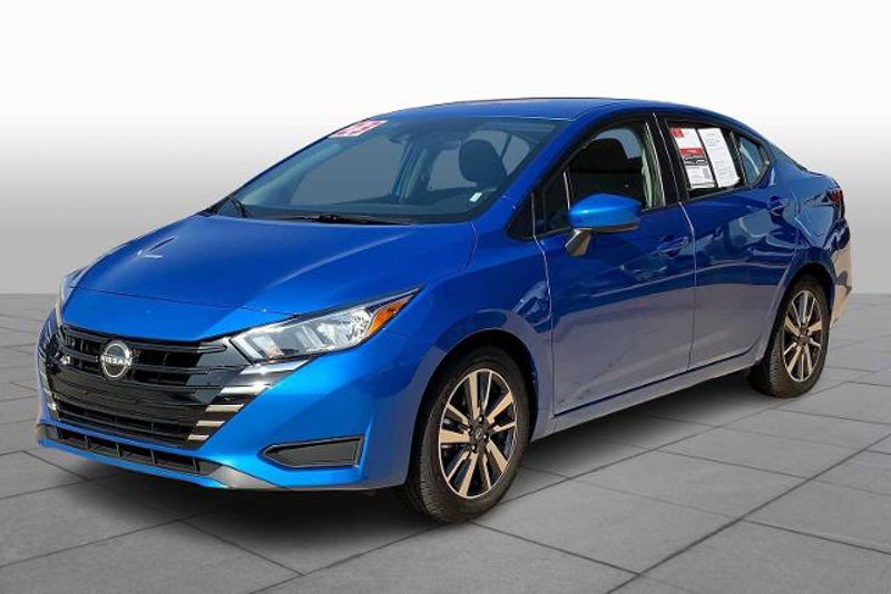 Certified 2023 Nissan Versa SV image 1