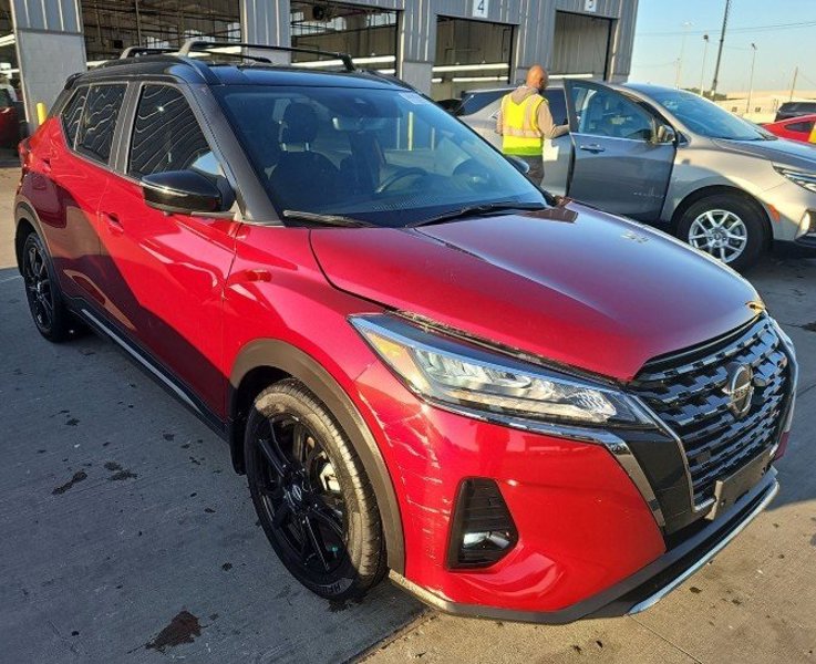 Used 2021 Nissan Kicks SR image 1