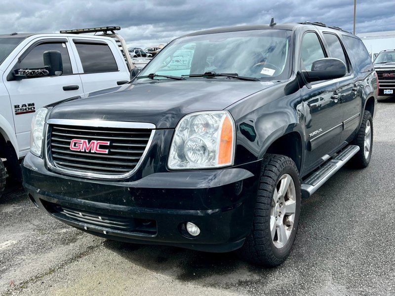 Used 2014 GMC Yukon XL SLE image 1