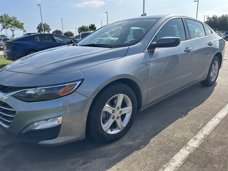 Used 2024 Chevrolet Malibu LT image 1