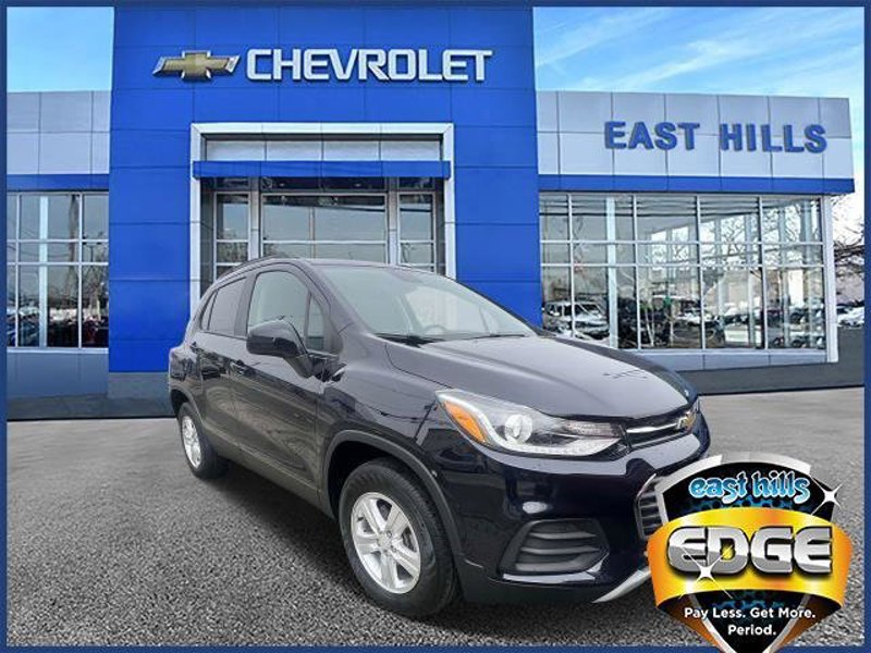 Certified 2022 Chevrolet Trax LT image 1