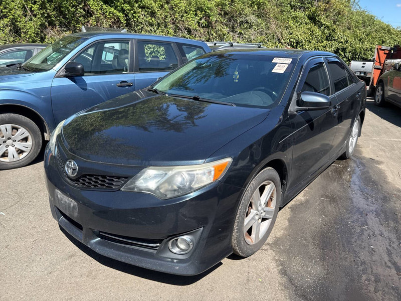Used 2014 Toyota Camry SE image 1