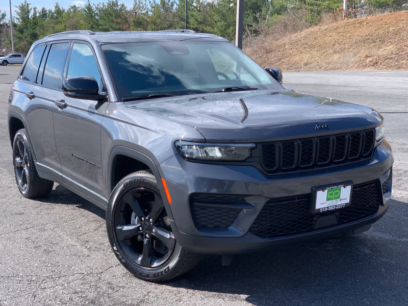 Certified 2022 Jeep Grand Cherokee Altitude image 1