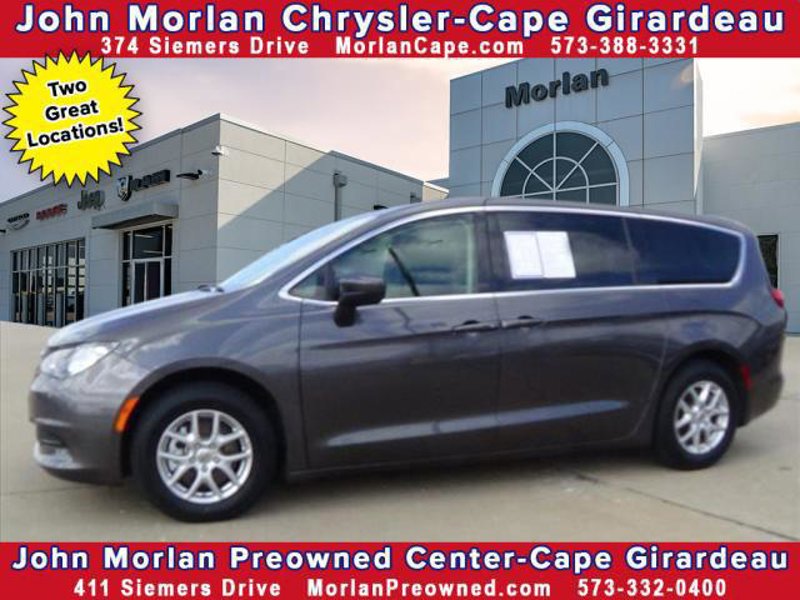 Certified 2023 Chrysler Voyager LX image 1
