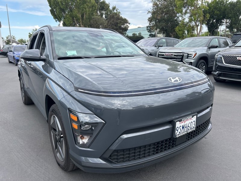Certified 2025 Hyundai Kona SEL image 1
