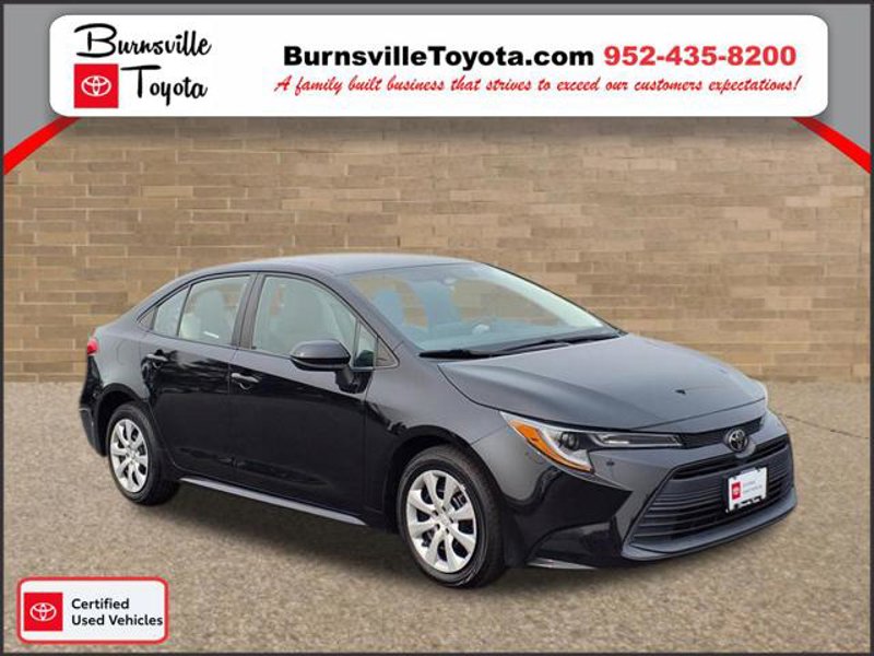 Certified 2023 Toyota Corolla LE image 1