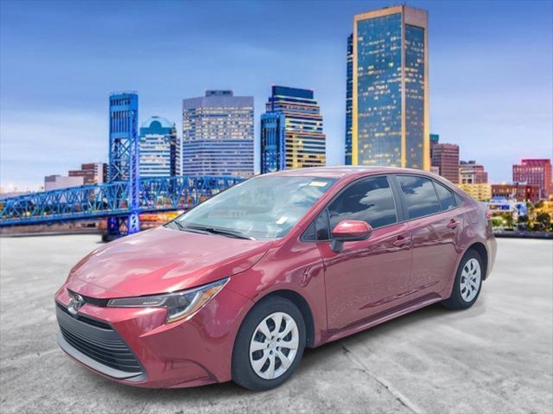 Certified 2024 Toyota Corolla LE image 1