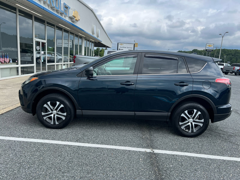 Used 2018 Toyota RAV4 LE w/ All Weather Liner Package image 1
