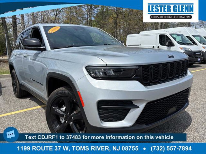 Certified 2023 Jeep Grand Cherokee Altitude image 1