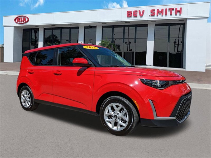 Certified 2025 Kia Soul LX w/ LX Technology Package image 1