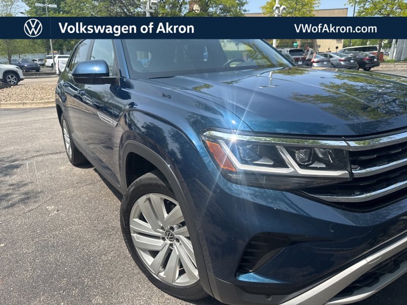 Used 2021 Volkswagen Atlas Cross Sport SE image 1