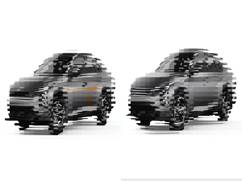 New 2025 Kia K4 LXS image 1