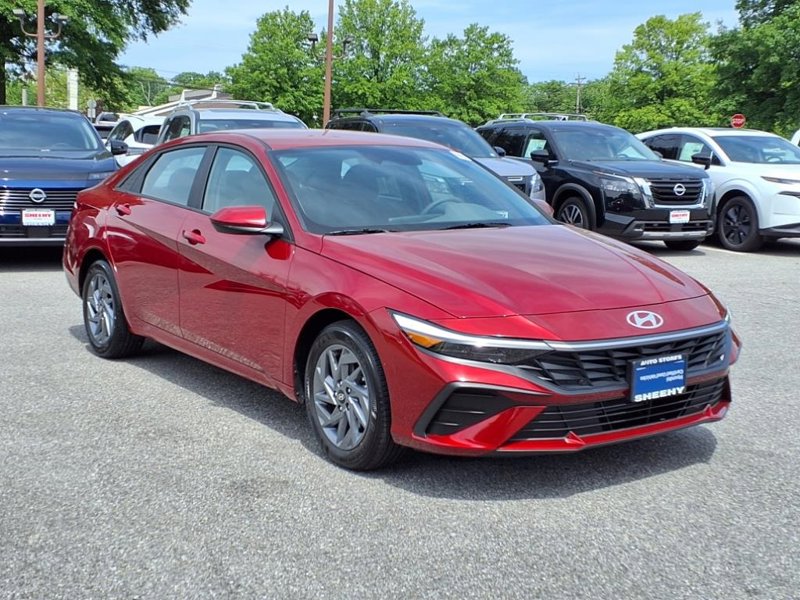 Certified 2024 Hyundai Elantra SEL image 1