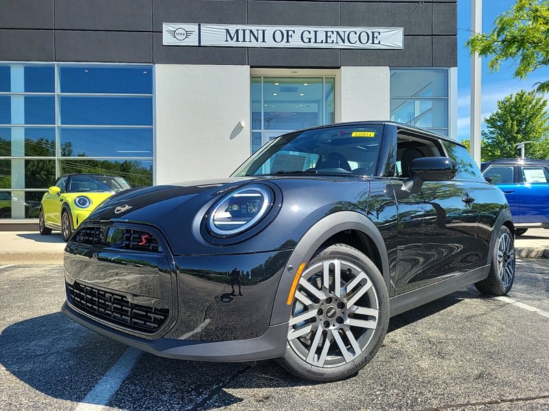 Certified 2025 MINI Cooper S image 1