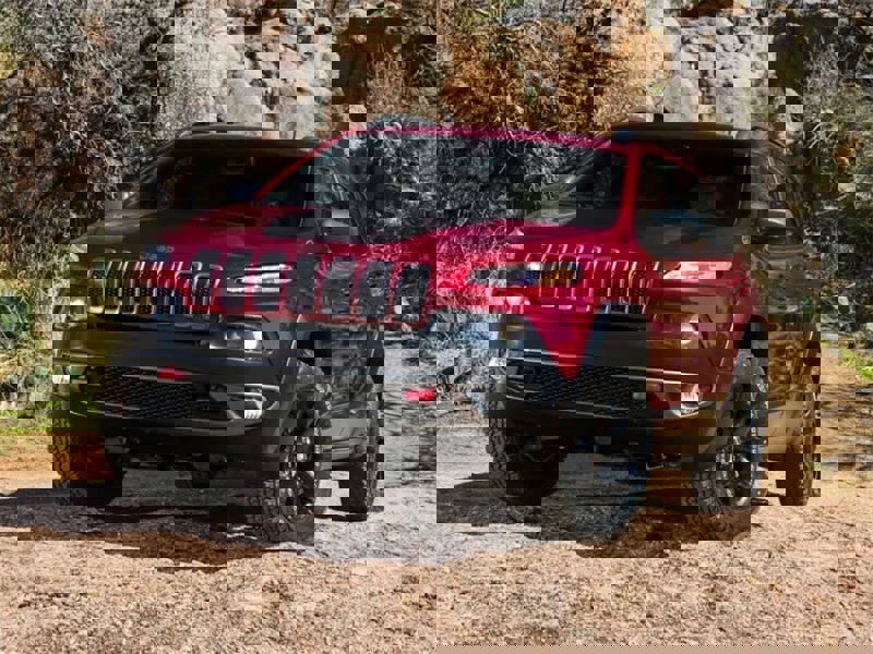 Used 2015 Jeep Cherokee Trailhawk w/ Comfort/Convenience Group image 1
