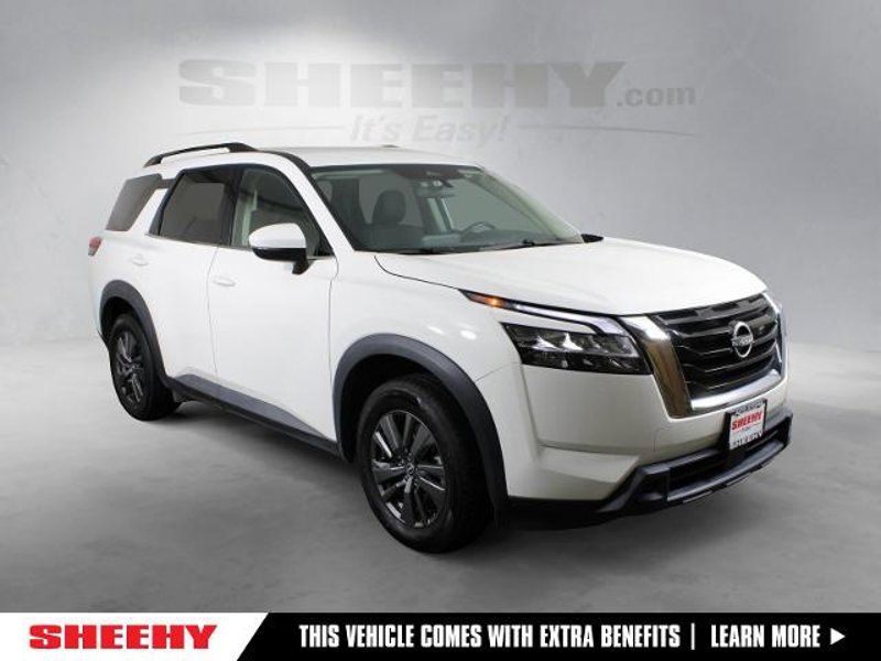 Certified 2022 Nissan Pathfinder SV image 1
