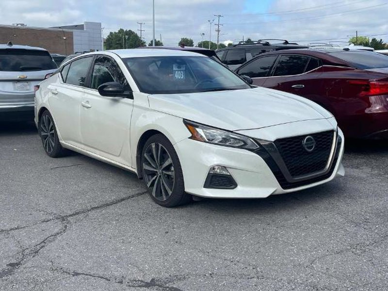Certified 2022 Nissan Altima 2.5 SR image 1