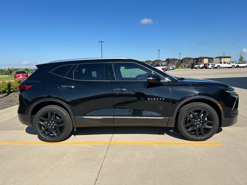 Certified 2024 Chevrolet Blazer Premier w/ Driver Confidence II Package image 1