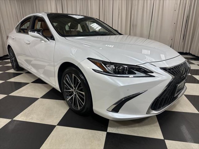 Certified 2024 Lexus ES 350 w/ Premium Package image 1