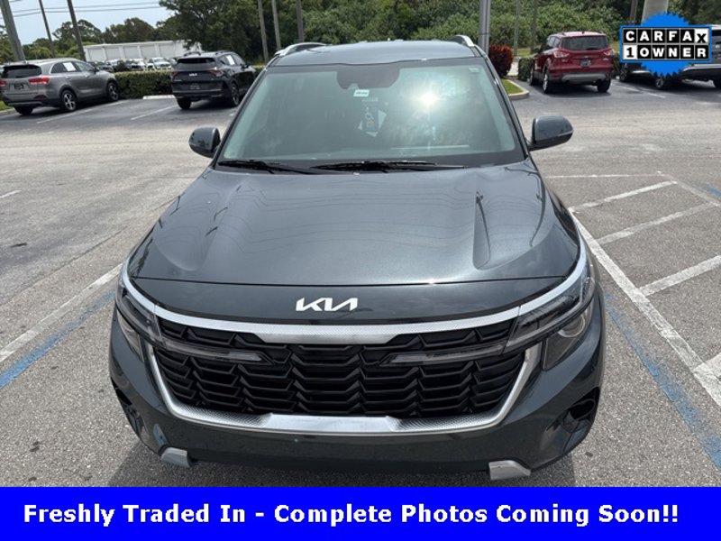 Certified 2024 Kia Seltos EX image 1