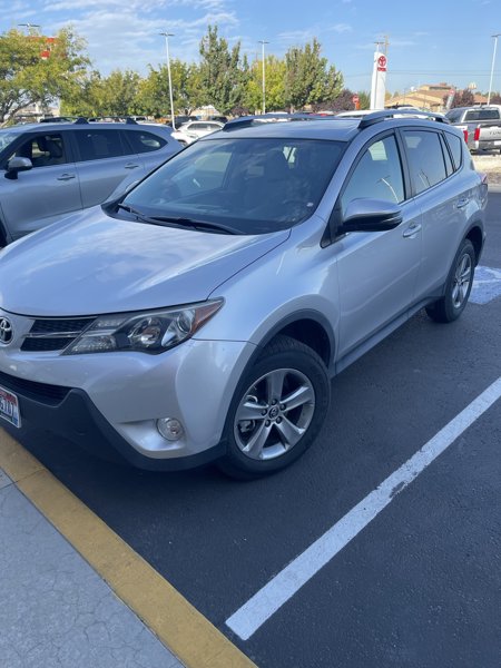 Used 2015 Toyota RAV4 XLE image 1